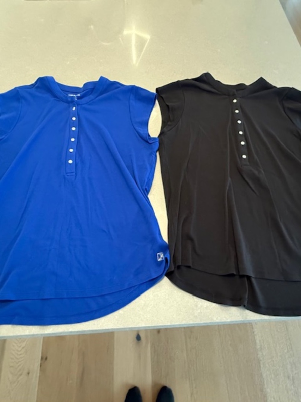 NWOT Calvin Klein CK Women's Blue Cap Sleeve Henley Top Size XL (Washed Not Worn